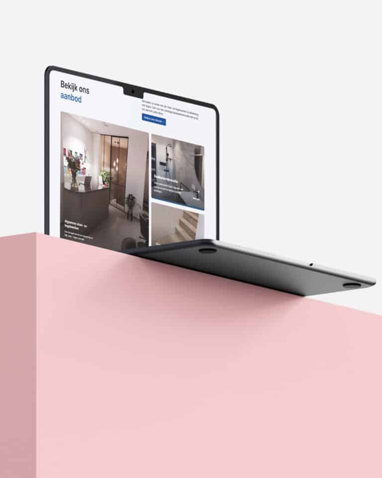 Modern interieur met vloer- en wandafwerking door BEGA Vloerwerken.